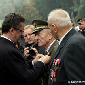 Minister obrany Martin Glváč si pripomenul 70. výročie Karpatsko - duklianskej operácie