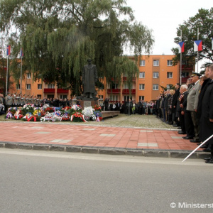 Minister obrany Martin Glváč si pripomenul 70. výročie Karpatsko - duklianskej operácie