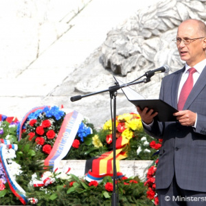 Minister obrany Martin Glváč si pripomenul 70. výročie Karpatsko - duklianskej operácie