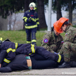 Slovenskí a českí vojenskí hasiči si na Lešti preverili spoluprácu