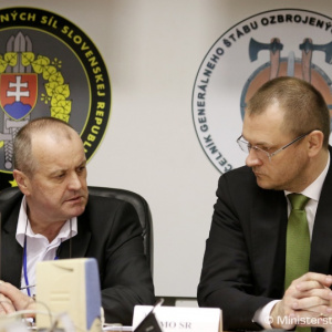 Minister obrany Peter Gajdoš predstavil nového štátneho tajomníka a spojil sa s veliteľmi v zahraničných misiách