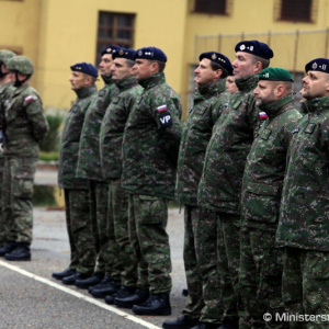 Minister Gajdoš ocenil vojakov a vojenských policajtov za nezištnú pomoc občanom