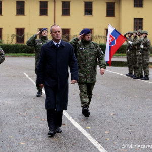 Minister Gajdoš ocenil vojakov a vojenských policajtov za nezištnú pomoc občanom