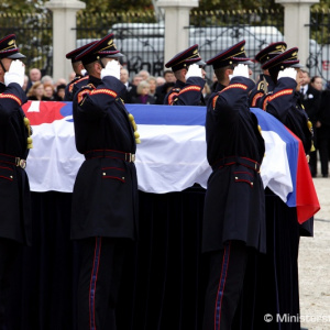 Slovenská republika sa dnes rozlúčila s prvým prezidentom SR a hlavným veliteľom vtedajšej Armády SR Michalom Kováčom