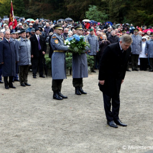 Minister Gajdoš vzdal úctu hrdinom Karpatsko-duklianskej operácie