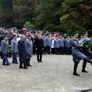 Minister Gajdoš vzdal úctu hrdinom Karpatsko-duklianskej operácie
