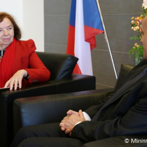 Minister Gajdoš rokoval s českou veľvyslankyňou L. Klausovou