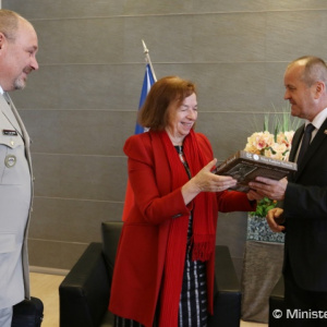 Minister Gajdoš rokoval s českou veľvyslankyňou L. Klausovou