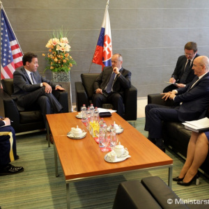 Minister obrany P. Gajdoš rokoval s americkým veľvyslancom A. Sterlingom