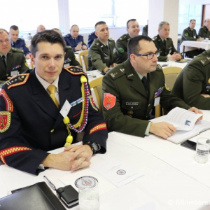 Generálporučík Zmeko medzi veliacimi poddôstojníkmi vo Zvolene