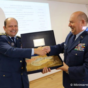Generálporučík Zmeko medzi veliacimi poddôstojníkmi vo Zvolene