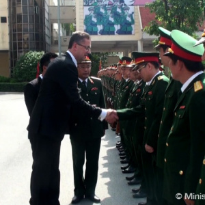 Slovensku sa črtá užšia spolupráca s Vietnamom v oblasti obrany, ministri podpísali memorandum