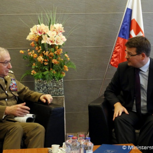 Štátny tajomník Ministerstva obrany SR Róbert Ondrejcsák prijal predsedu Vojenského výboru EÚ generála C. Graziana