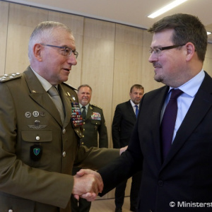 Štátny tajomník Ministerstva obrany SR Róbert Ondrejcsák prijal predsedu Vojenského výboru EÚ generála C. Graziana