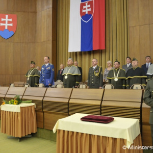 Na Akadémii ozbrojených síl v Liptovskom Mikuláši promovalo 72 kadetov