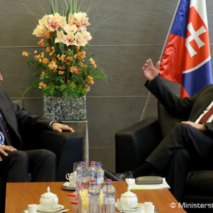 Minister Gajdoš rokoval s izraelským veľvyslancom Z. A. Vapnim