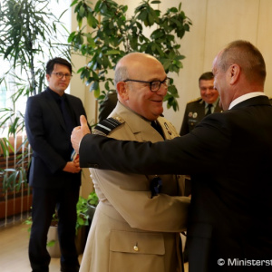 Minister Gajdoš rokoval s predsedom Vojenského výboru NATO gen. Stuartom Peachom