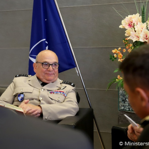 Minister Gajdoš rokoval s predsedom Vojenského výboru NATO gen. Stuartom Peachom