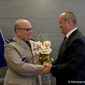 Minister Gajdoš rokoval s predsedom Vojenského výboru NATO gen. Stuartom Peachom