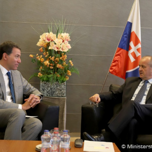 Minister Gajdoš rokoval s americkým veľvyslancom A. Sterlingom