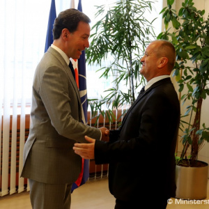 Minister Gajdoš rokoval s americkým veľvyslancom A. Sterlingom